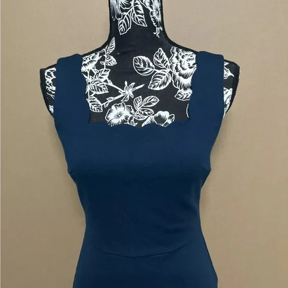 Soprano Dress Navy Blue Size Medium Knee Length Stretchy - Picture 2 of 5